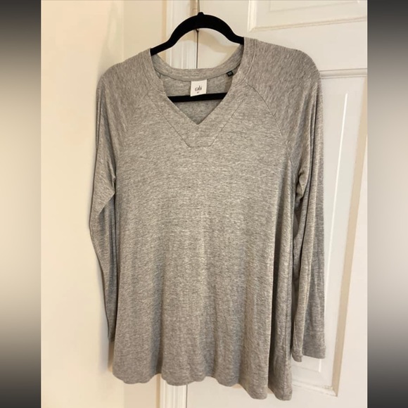 CABI TOP - Picture 1 of 4